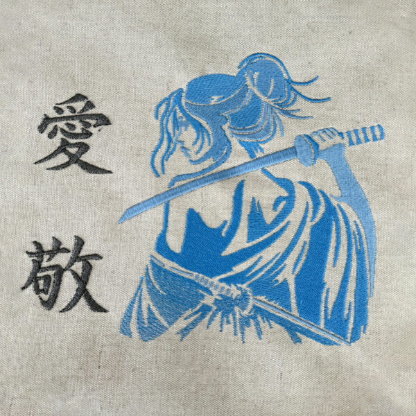 Hoodie Femme Queen - Broderie Guerrière